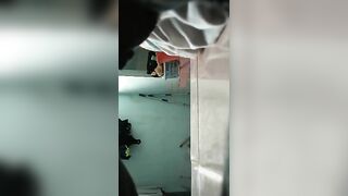 Quay lén em nhân viên quán trà sữa toco toco