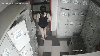 Hack camera phòng thay đồ hồ bơi 6