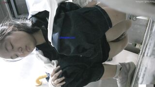 Cam kín quay lén các em teen TQ xinh đẹp đi đái trong nhà vệ sinh công cộng #8