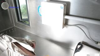 Cam kín quay lén các em teen TQ xinh đẹp đi đái trong nhà vệ sinh công cộng #10
