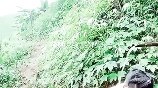 Chị hàng xom tắm tiên ở ngoài vườn vú to lồn múp