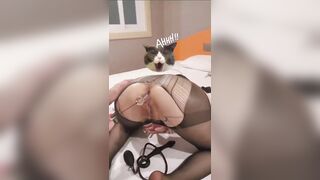 Rút từ đít ra hơi đau