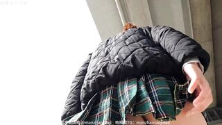 Quay lén Dưới Vãy Nữ Sinh, Lộ Lông lồn ở nơi công cộng
