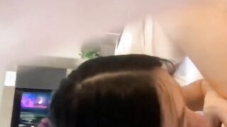 Mới lớn dượng đã tập bú cu