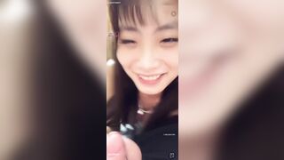 Ngọc Nhi 2k bú cu người yêu trên sóng live tream cực kì bá đạo.