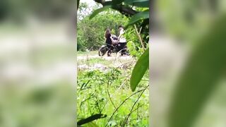 Đứng quay lén Vk đi lẻ với trai mà nứng cặc hơn đụ Vk