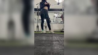 ĐỊT BÉ GYMER DÂM NGAY TẠI PHÒNG GYM