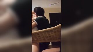 TRUYỆN TÌNH 2 AE HỌ KHI BỐ MẸ ĐI VẮNG