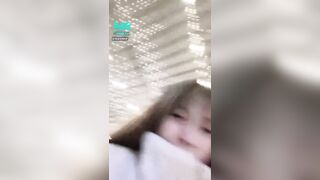 Đang đi ăn em râu vào nhà vệ sinh thủ dâm vú to lồn múp dâm đãng