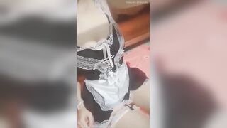 Mặc đồ hầu gái xong khoe anh ny xem