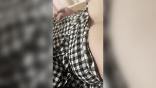 nằm cùng bà chị cho nghịch vú thích thật