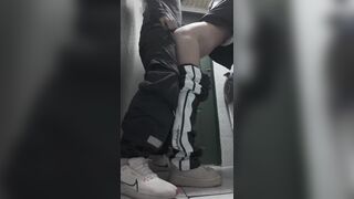 lén lút với đứa em họ đằng sau nhà mình dây siêu ngon