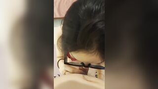 Thành quả sau bao ngày huấn luyện bé xuất tinh vào miệng em nuốt ngon lành