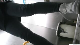 Cam kín quay lén các em teen TQ xinh đẹp đi đái trong nhà vệ sinh công cộng #31