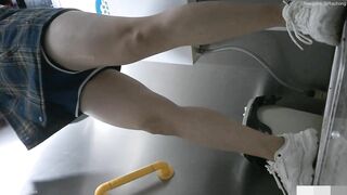 Cam kín quay lén các em teen TQ xinh đẹp đi đái trong nhà vệ sinh công cộng #34