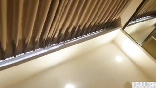 Trói em rồi chịch tập thể