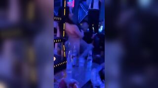 Vui vẻ với mấy e nv trong KTV,mấy em cứ nhiệt tình vui tính như này sao k thích đc