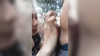 Bắt mẹ vợ bú cu từ vườn đến phòng tắm