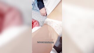 Vào phòng em kế k9 gạ địt trần xuất tinh đầy lồn