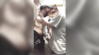 hs love 11 trốn vô wc bú nhau điên cuồng