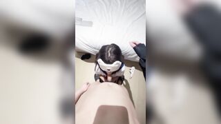 Bịt mắt nhỏ em họ loli bắt em quỳ bú cặc a trước khi bị a đụ tung lồn