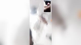 Kiểm tra bất ngờ điện thoại thằng em, phát hiện nó quay clip thủ dâm với ny nó