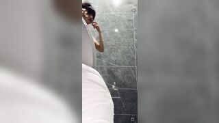 Tiếp tục là phòng live của bé NgọcNhi2k vú bự,suốt ngày cứ bắt e đi đái cho xem th
