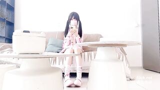 Em loli nứng lồn nhắn tin gạ a họ đến đụ lồn mình sướng dơ tay lên high rên rỉ