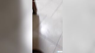 Dâm nữ học sinh TQ chuyên nứng lồn lén lút móc lồn public ở trường học #1