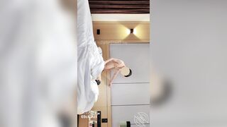 Vừa rửa chim xg liền đè chị dâu ra địt lỡ bắn vào trg bị chị hất ra