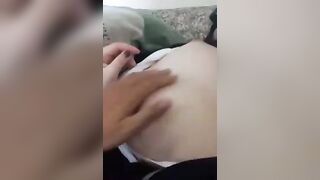 trước hôm cưới bạn thân vẫn rủ vào bóp dú, không bóp em nó không quen