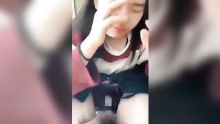 em gái ca11 giờ trưa phải vô WC bú cu cho đàn anh địt doggy