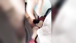 em gái ca11 giờ trưa phải vô WC bú cu cho đàn anh địt doggy