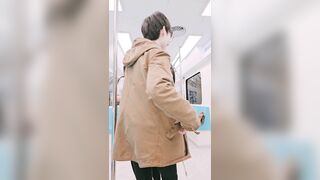 Em teen học sinh vú bự bị trói bắt show hàng trên tàu điện ngầm bị ng lạ sờ mó #1