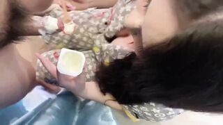 em làm gì thế bôi cả sữa chua lên cu anh rồi mút sạch  bé sinh viên tinh nghịch