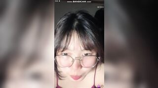 bigo mà bây giờ các em show luôn cơ à nhìn em nó ngon quá