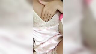 chị máy bay chồng đi làm ăn xa cứ gửi video gạ địt