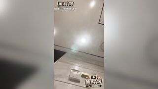 Nữ thần mạng Han Yuwei với 350k ng theo dõi lộ clip bị bố đường xem như nô lệ mà chơi
