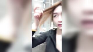 Em sinh viên hàng non khoe hàng non nhiều nước trong nhà vẹ sinh