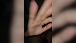 Xinh đẹp bị người yêu đụ còn nhéc sì líp vào miệng người ta.