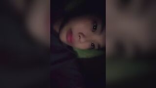 geeh dâm vú to em đang tự nghịch cặp vú của em