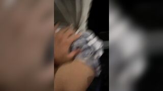 Nứng quá tấp vô làn khẩn cấp đè đụ nhỏ em họ trên đường về