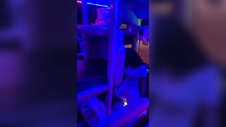 làm gì khó coi vậy gái