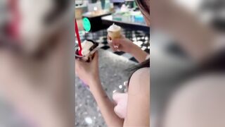 Đưa người yêu thằng bạn đi mua sắm rồi vào nhà nghỉ em cho cho móc lồn địt  bắn tinồn