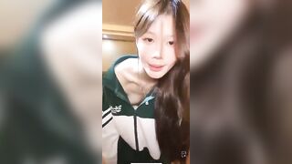 Sự cố Trên Livestream, Làm Gái Xinh Lộ Núm Vú Mà ko bt