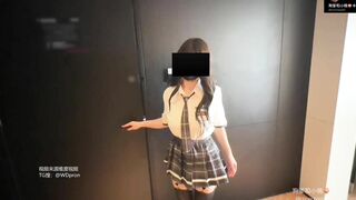 Bố dượng huấn luyện con gái hs loli thành đồ chơi tình dục của mình để đụ nát lồn em