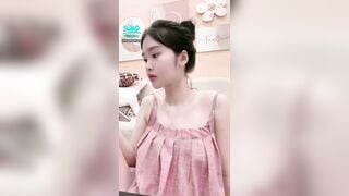 Trần Hà My con đĩ lăng loàn bán quạt bên trung quốc xinh xắn - phần 11
