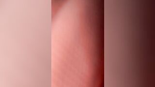 Ngủ cùng bạn thân nữa đêm nứng đè em nó đụ