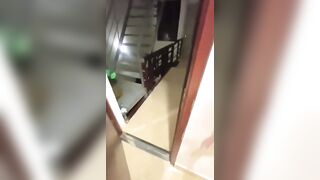 Chịch nhỏ em dâu hồi hộp quá phải vừa chịch vừa mở cửa