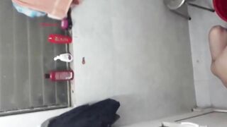 Quay lén em hàng xóm tắm và cái kết 🤣🤣